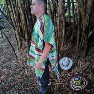 Poncho artesanal tipo zarape colores